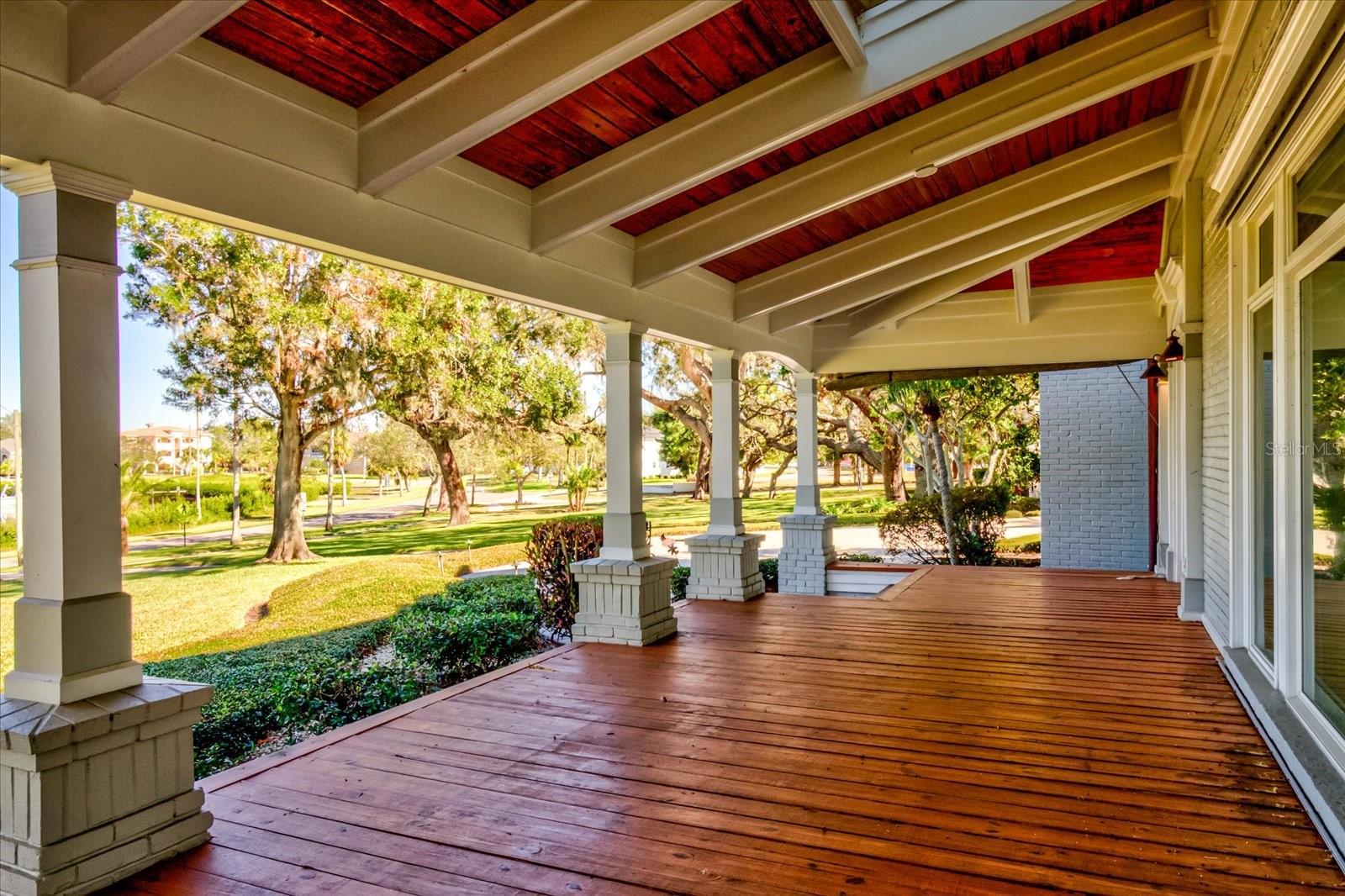 518 RIVERSIDE DR — photo 16