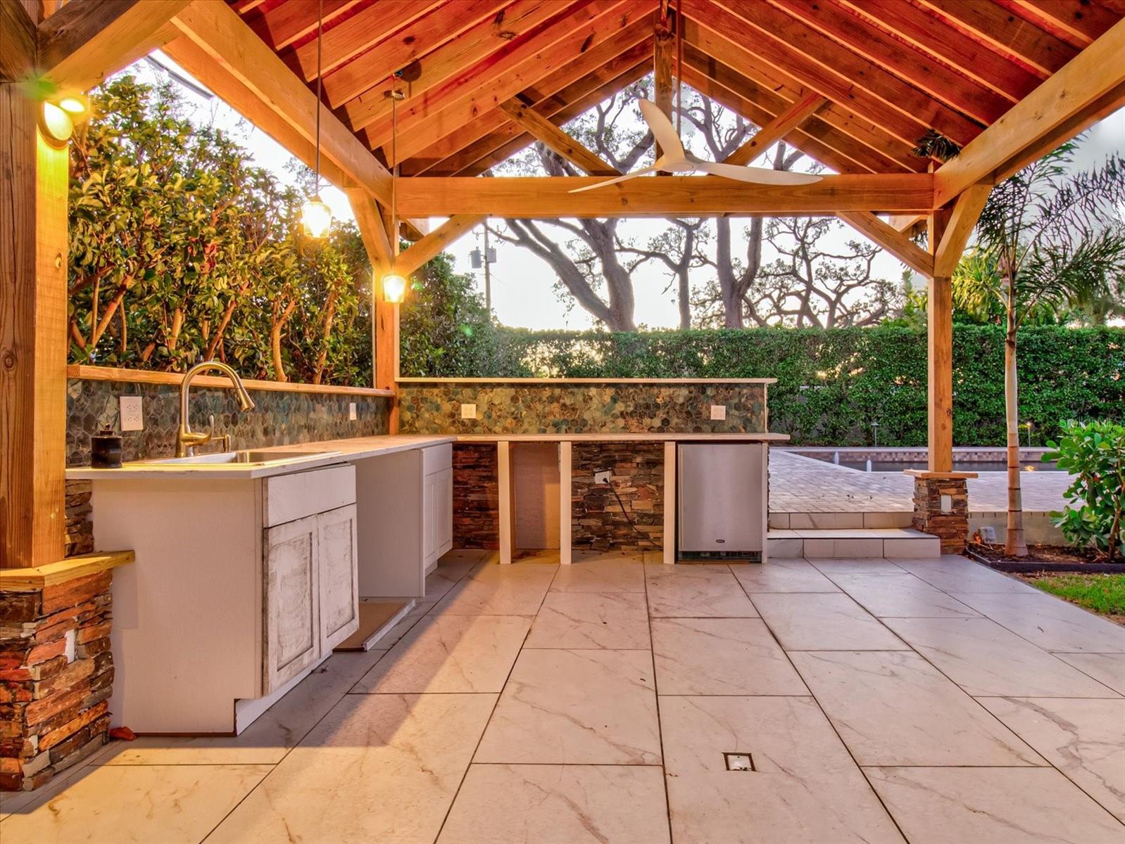 518 RIVERSIDE DR — photo 60