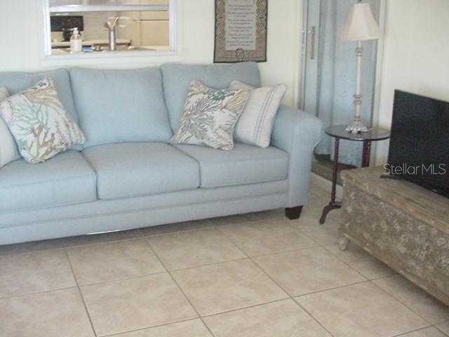 533 CIRCLEWOOD DR — photo 15