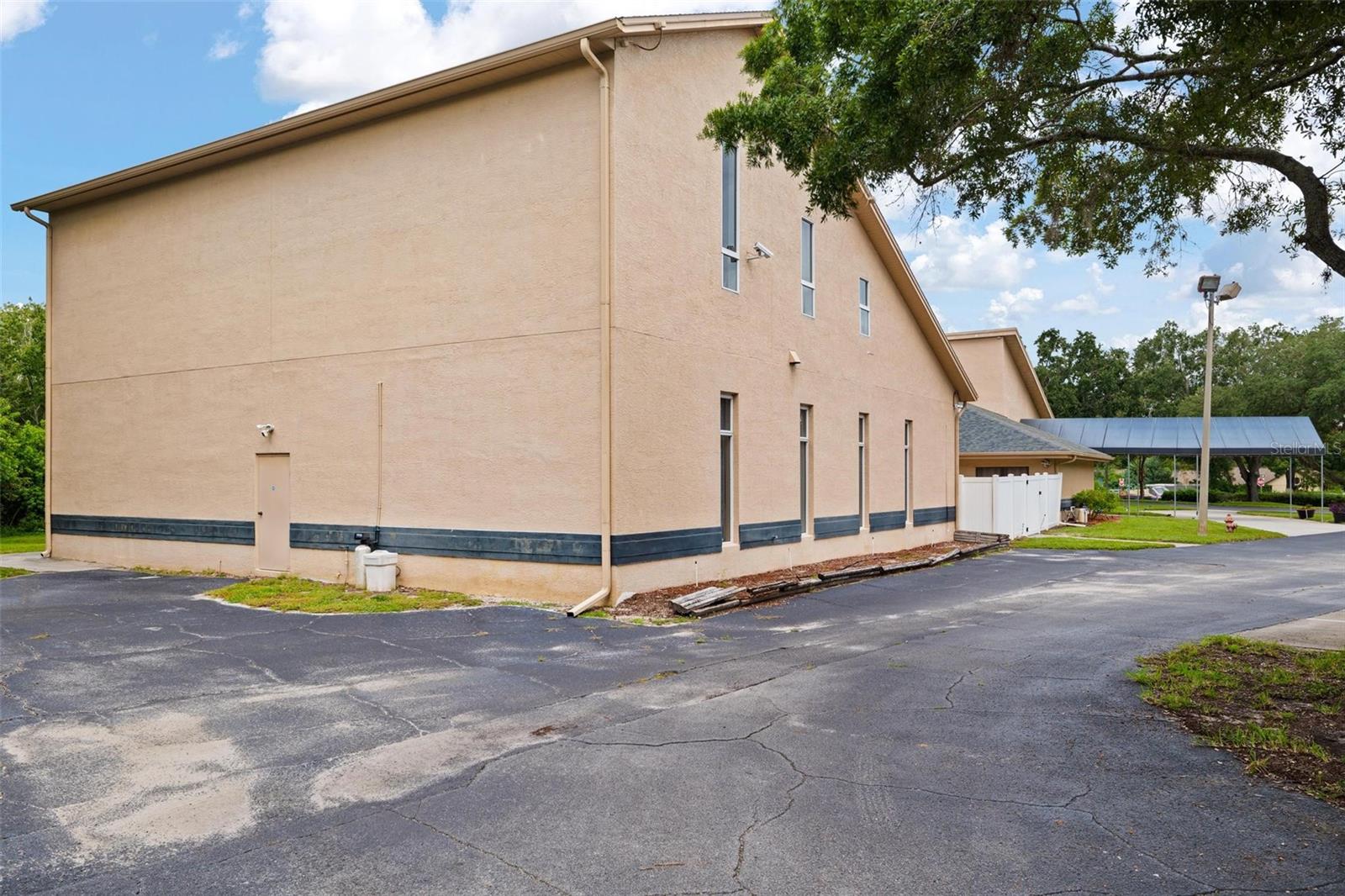 3730 TAMPA RD #3730-B — photo 2