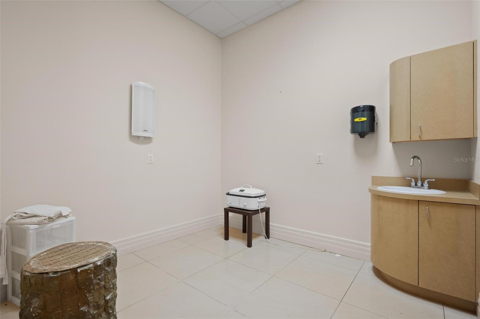 3730 TAMPA RD #3730-B — photo 19