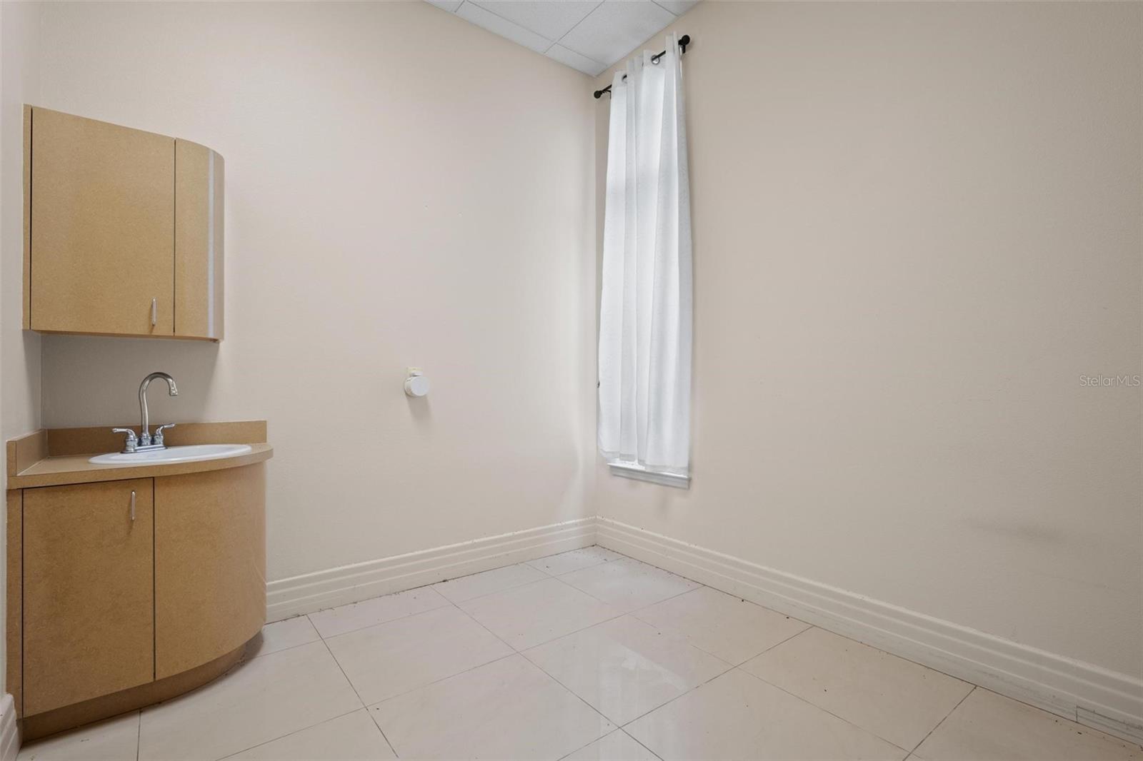 3730 TAMPA RD #3730-B — photo 18