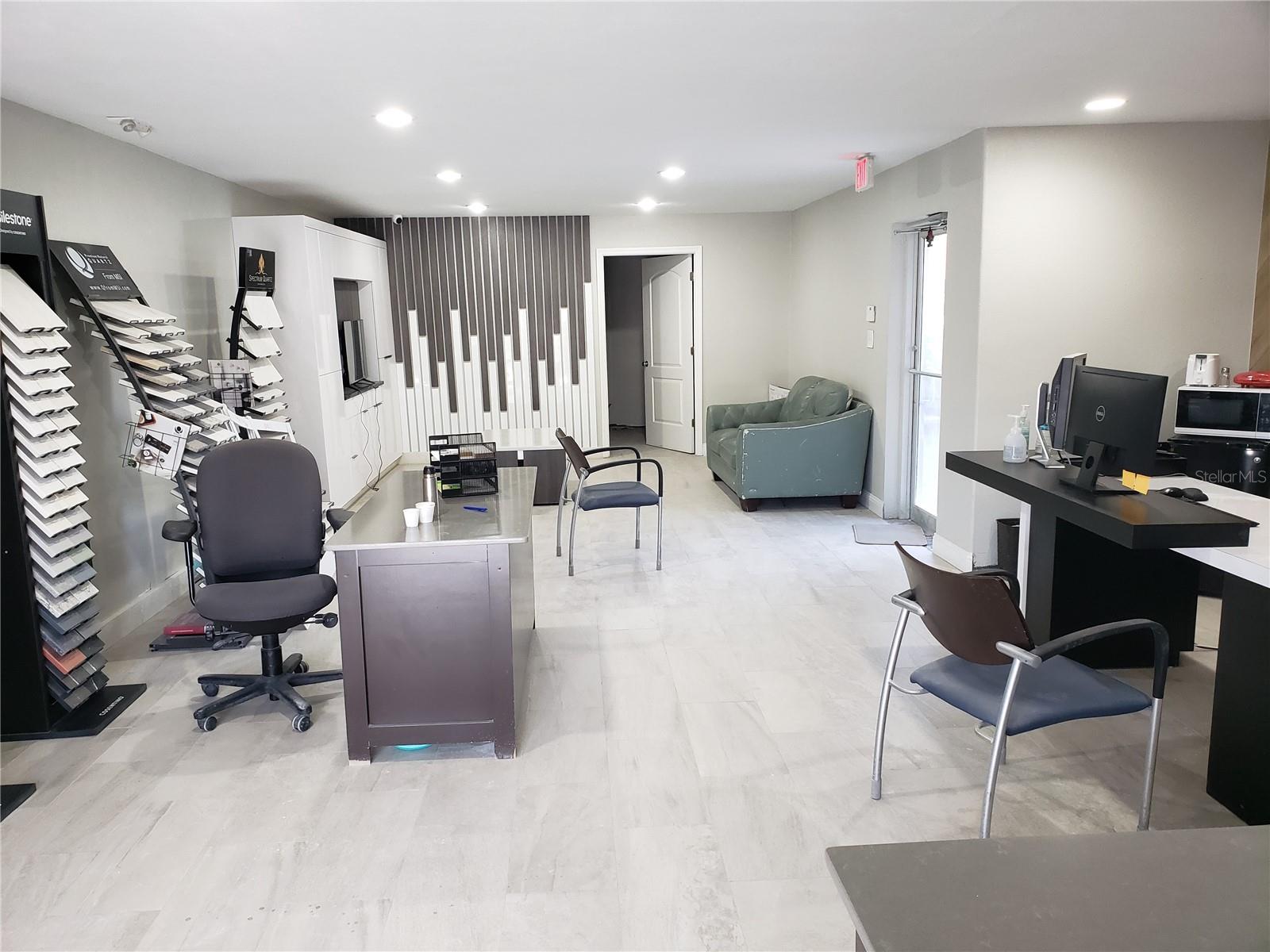 5010 N GRADY AVE — photo 2