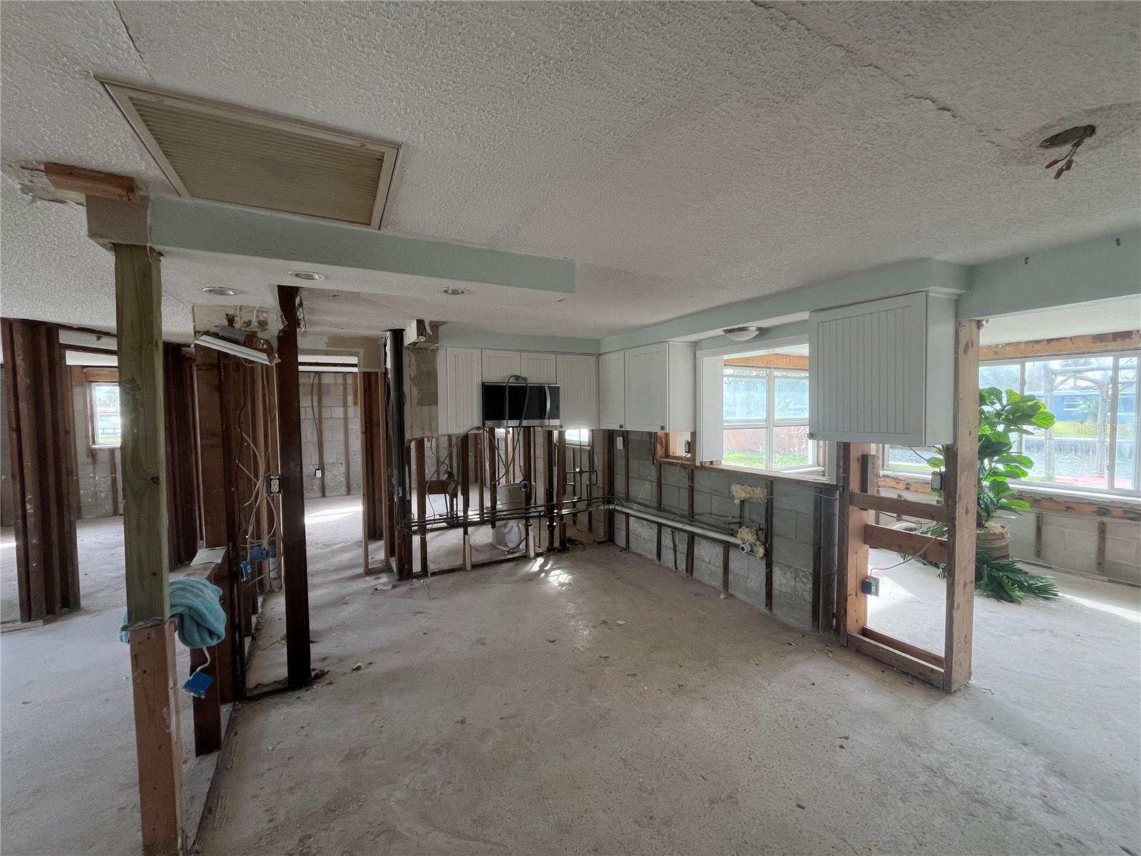 13639 FRANCES AVE — photo 5
