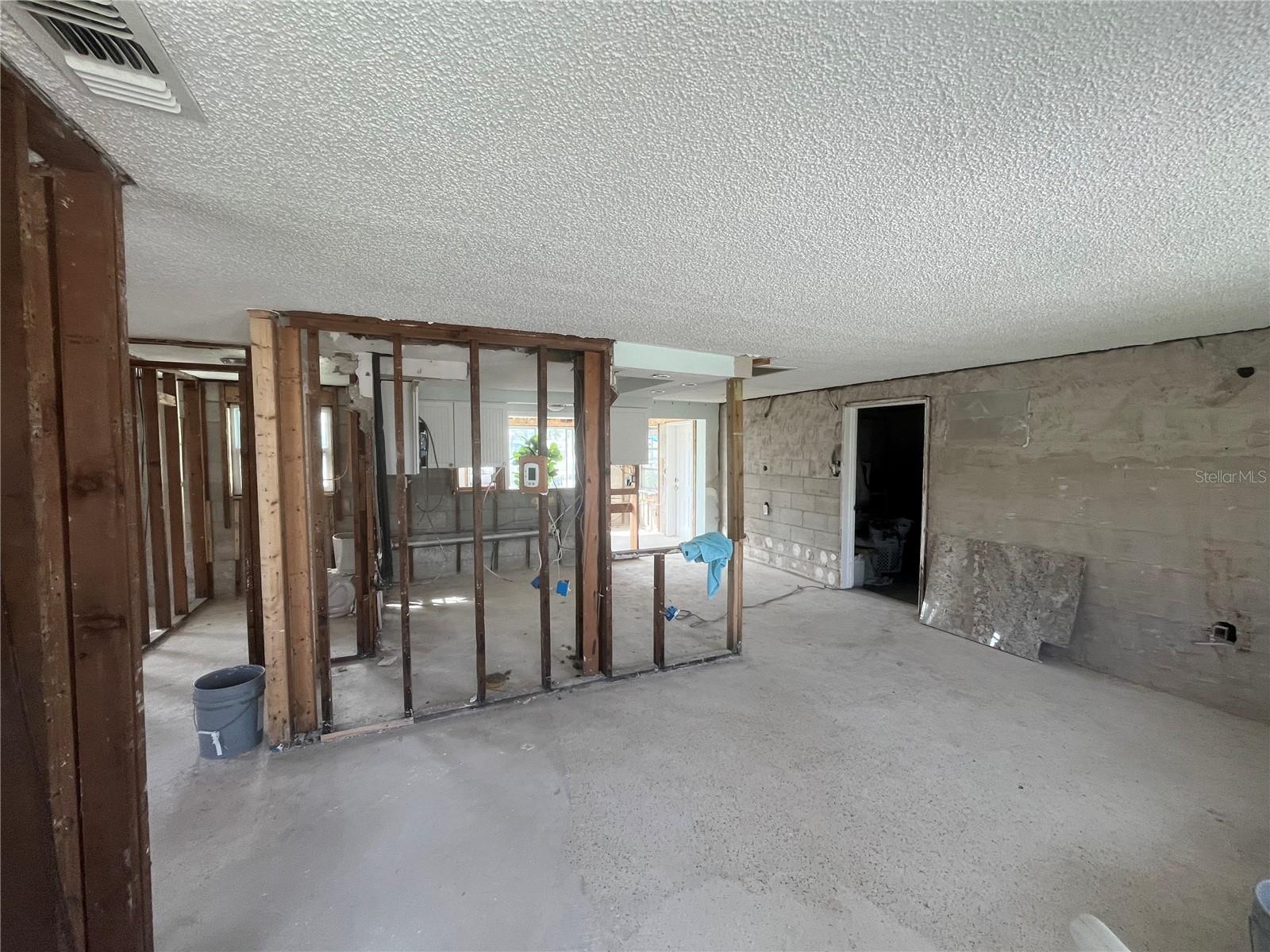 13639 FRANCES AVE — photo 4