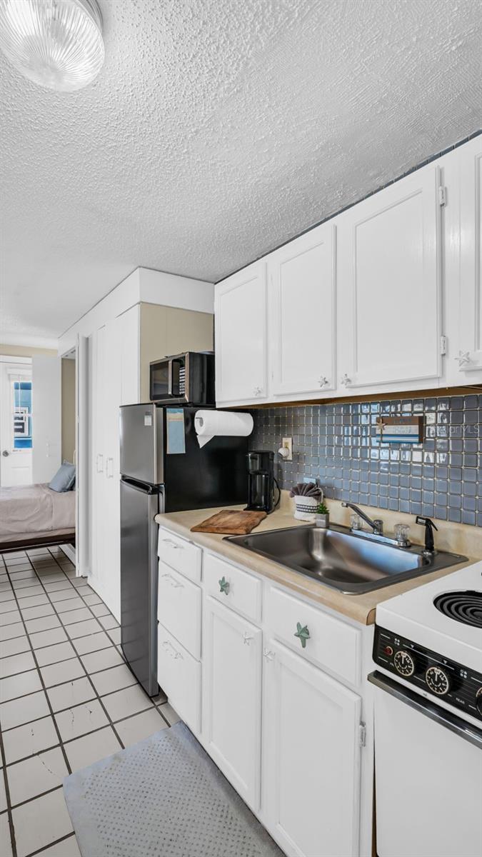 483 E SHORE DR #D4 — photo 11