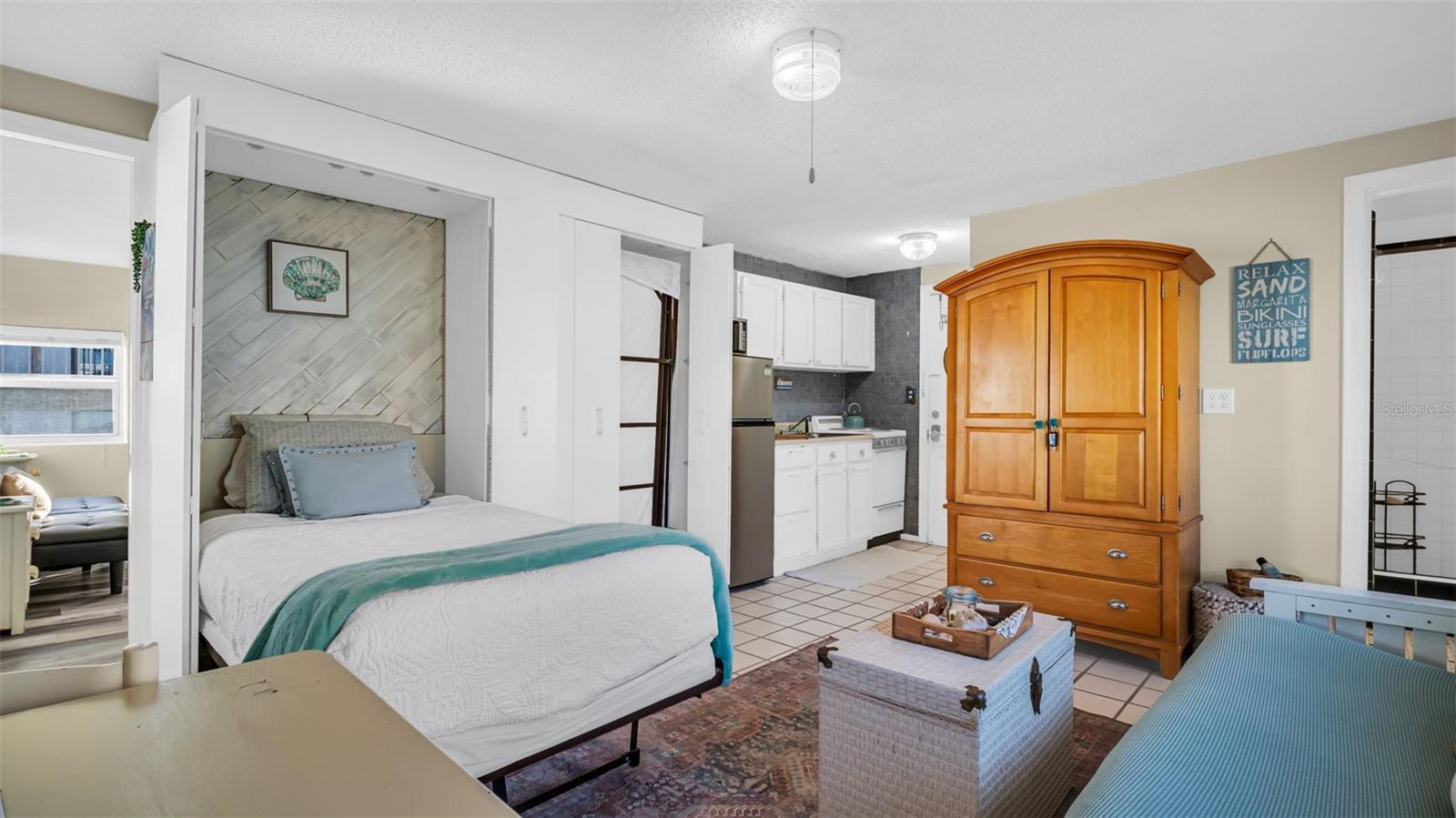 483 E SHORE DR #D4 — photo 2