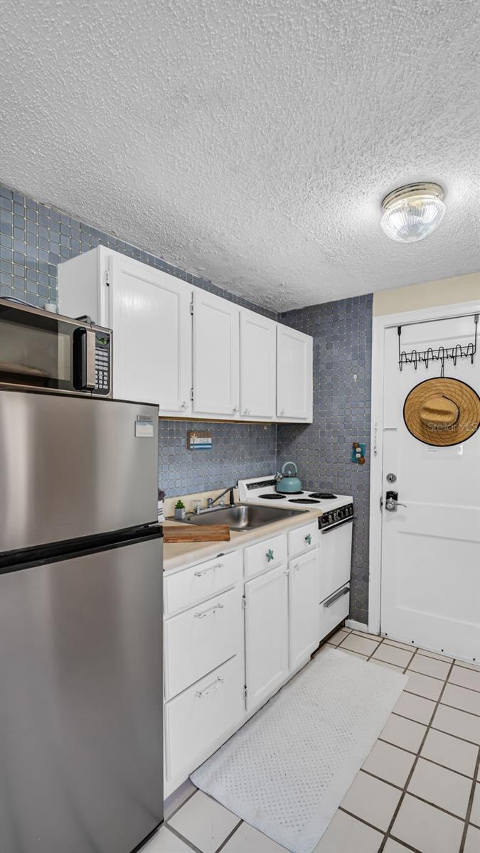 483 E SHORE DR #D4 — photo 10