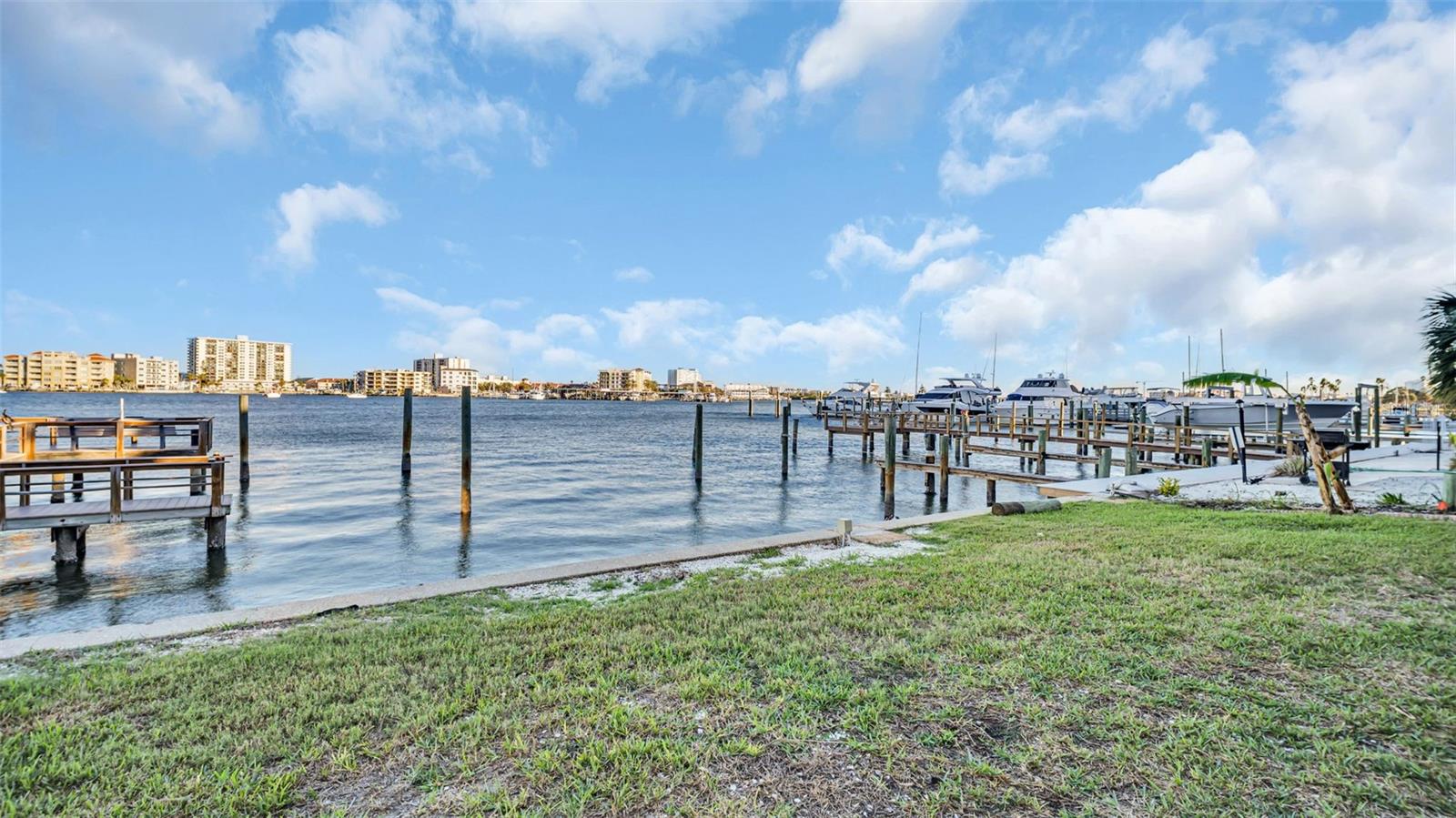 483 E SHORE DR #D4 — photo 12