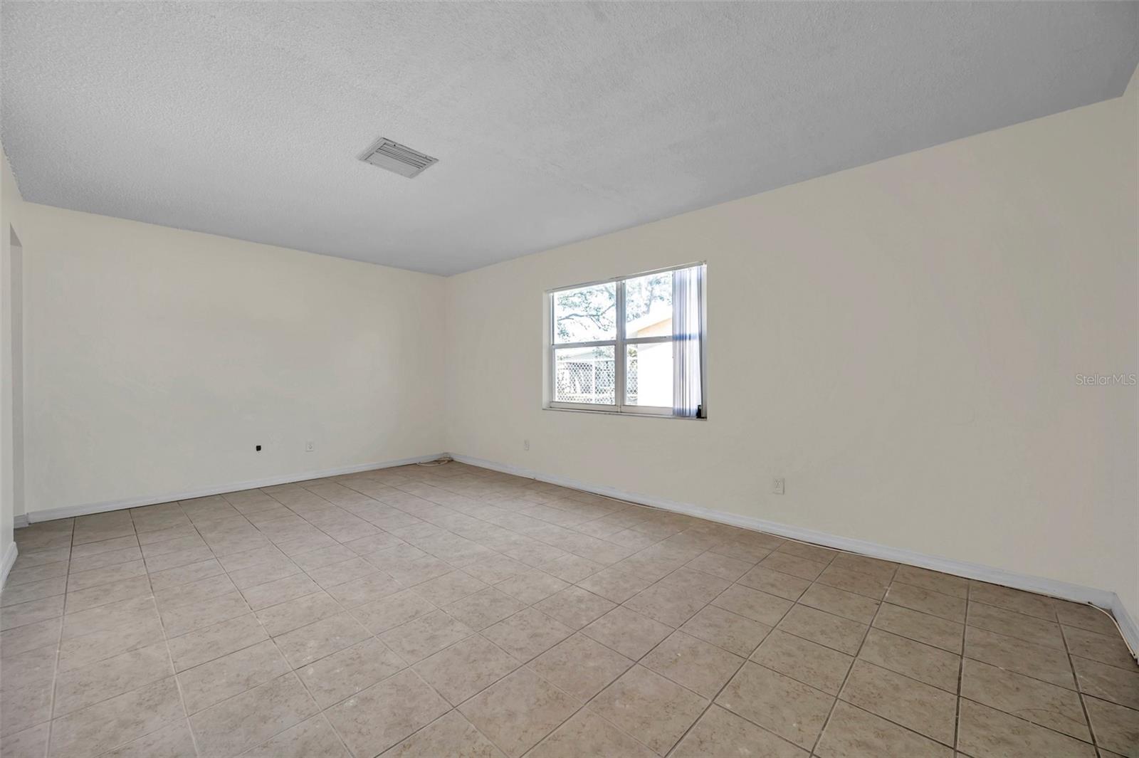 1005 LAKE PALMS DR — photo 4