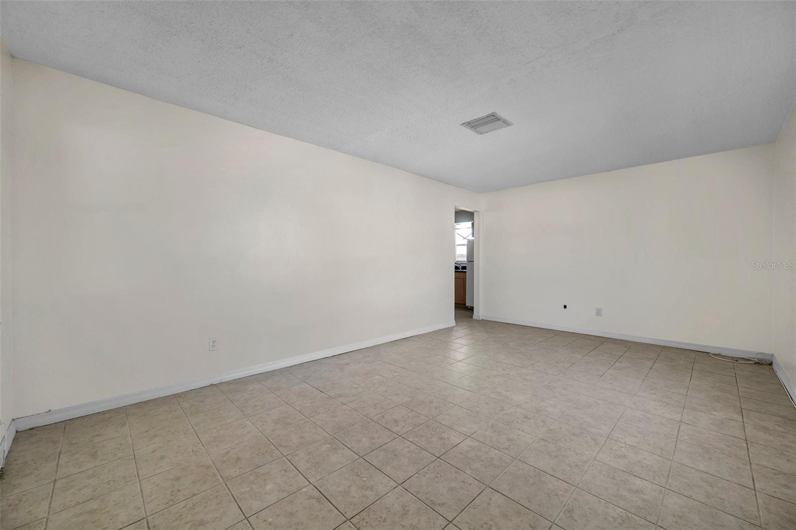 1005 LAKE PALMS DR — photo 3