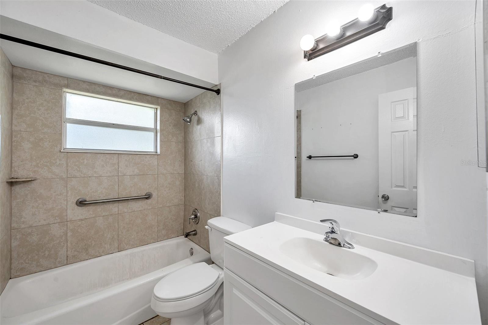 1005 LAKE PALMS DR — photo 6
