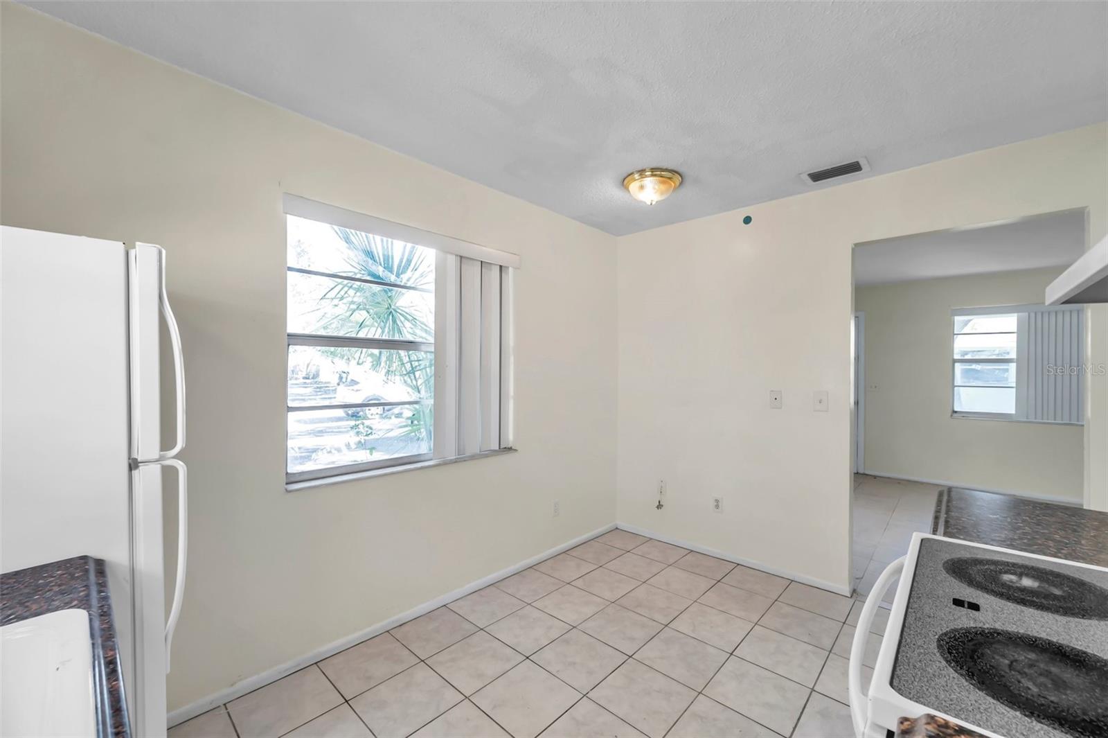 1005 LAKE PALMS DR — photo 9