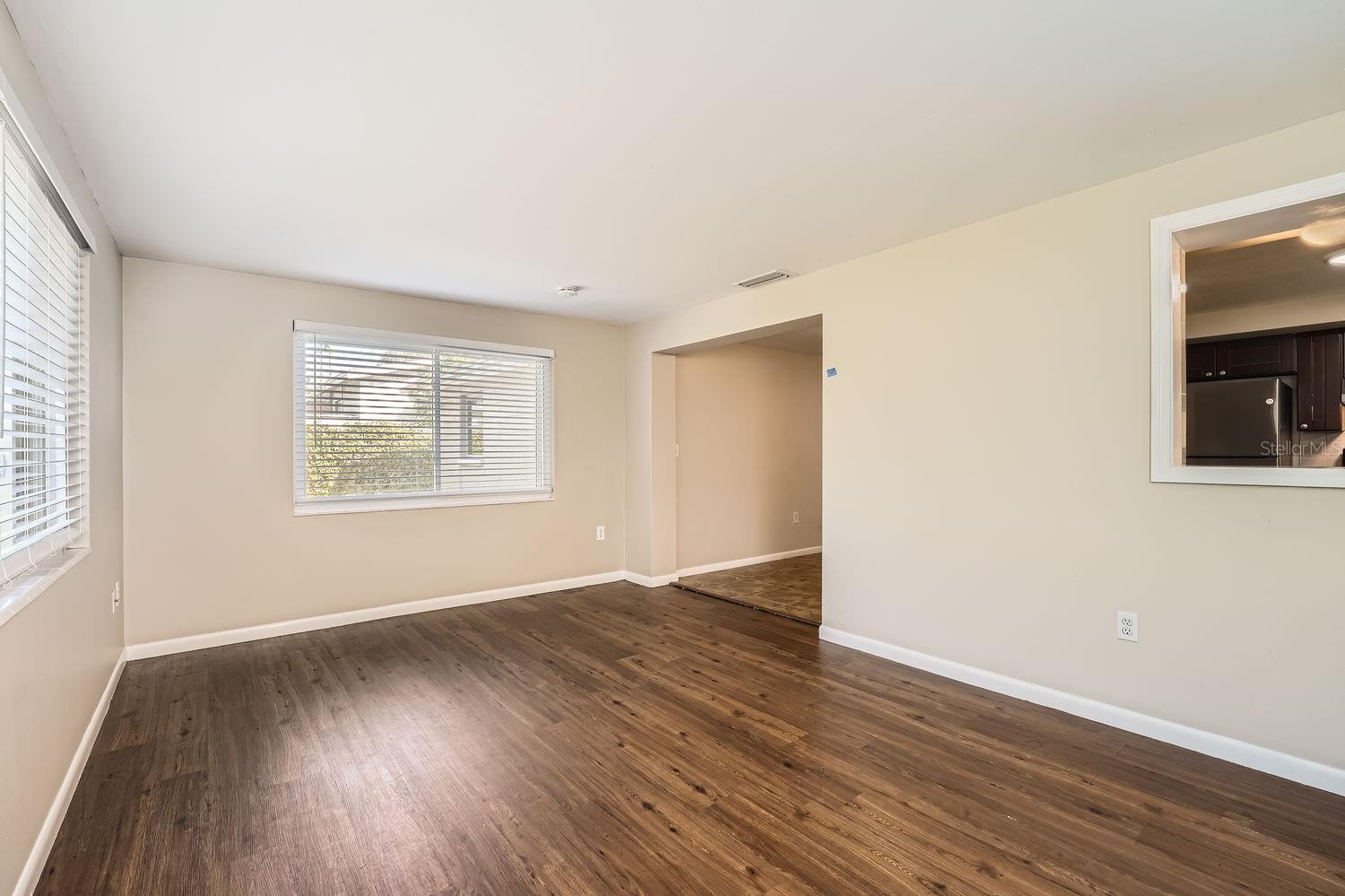 5023 THAMES DR — photo 5
