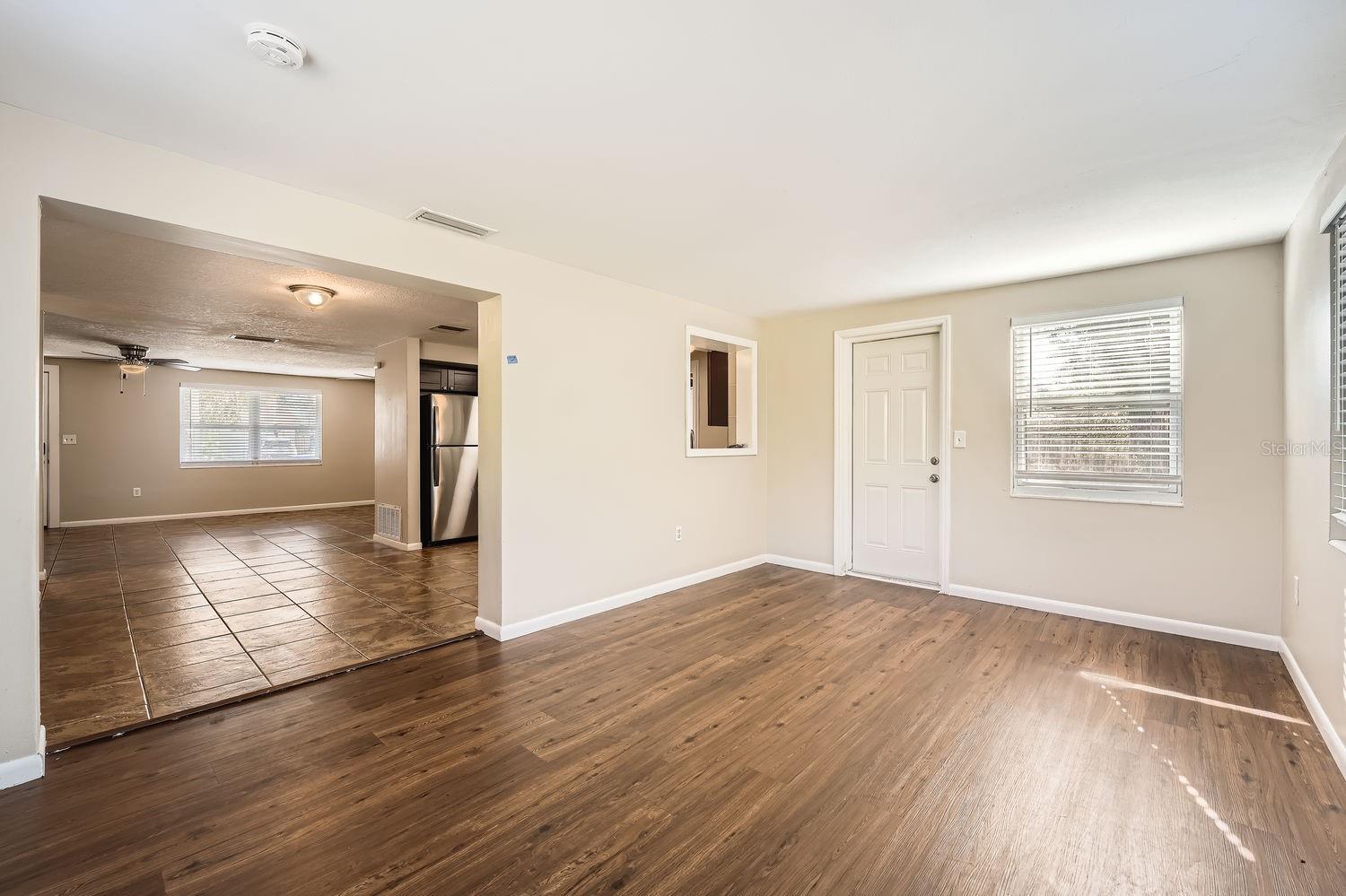 5023 THAMES DR — photo 4