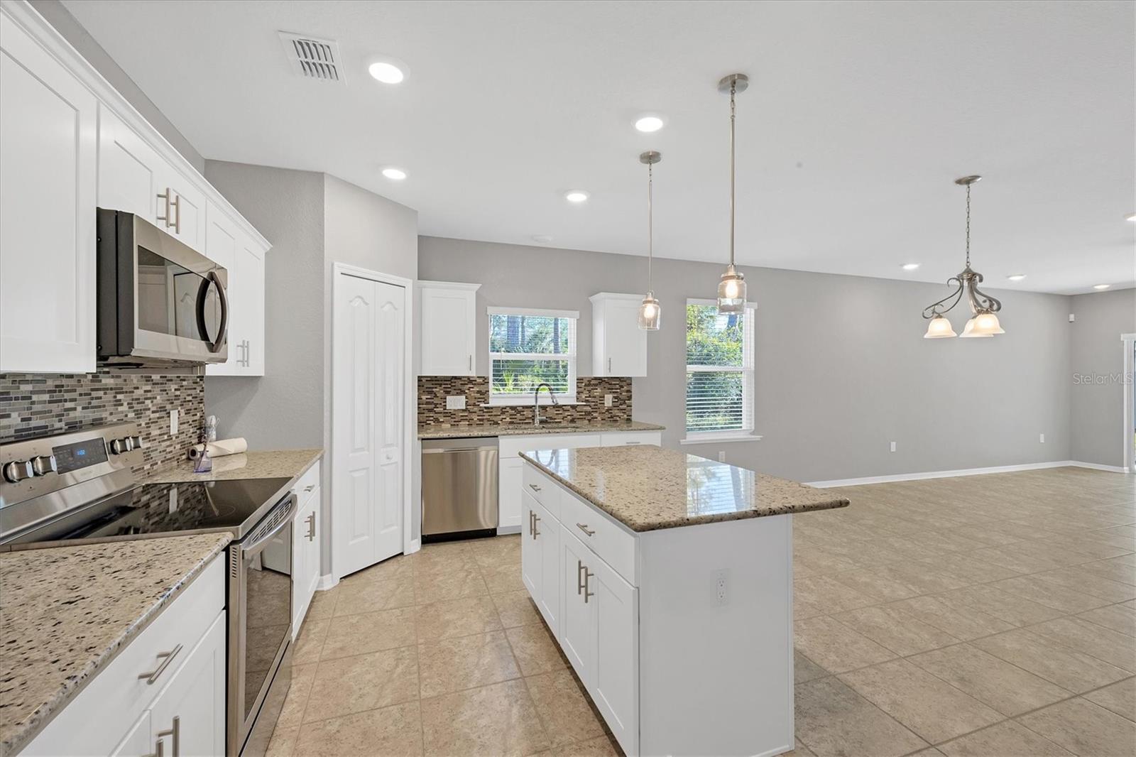 2179 W PRICE BLVD — photo 6