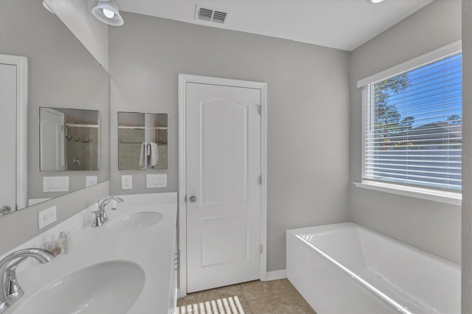 2179 W PRICE BLVD — photo 22