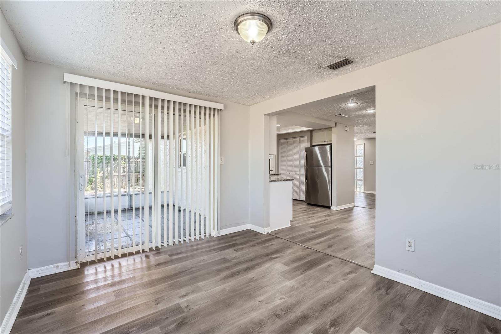 7311 BUCHANAN DR — photo 4