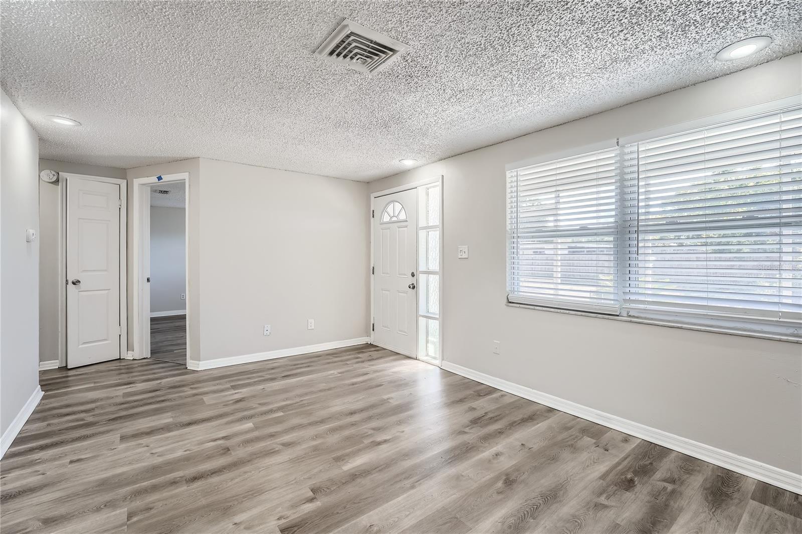 7311 BUCHANAN DR — photo 3