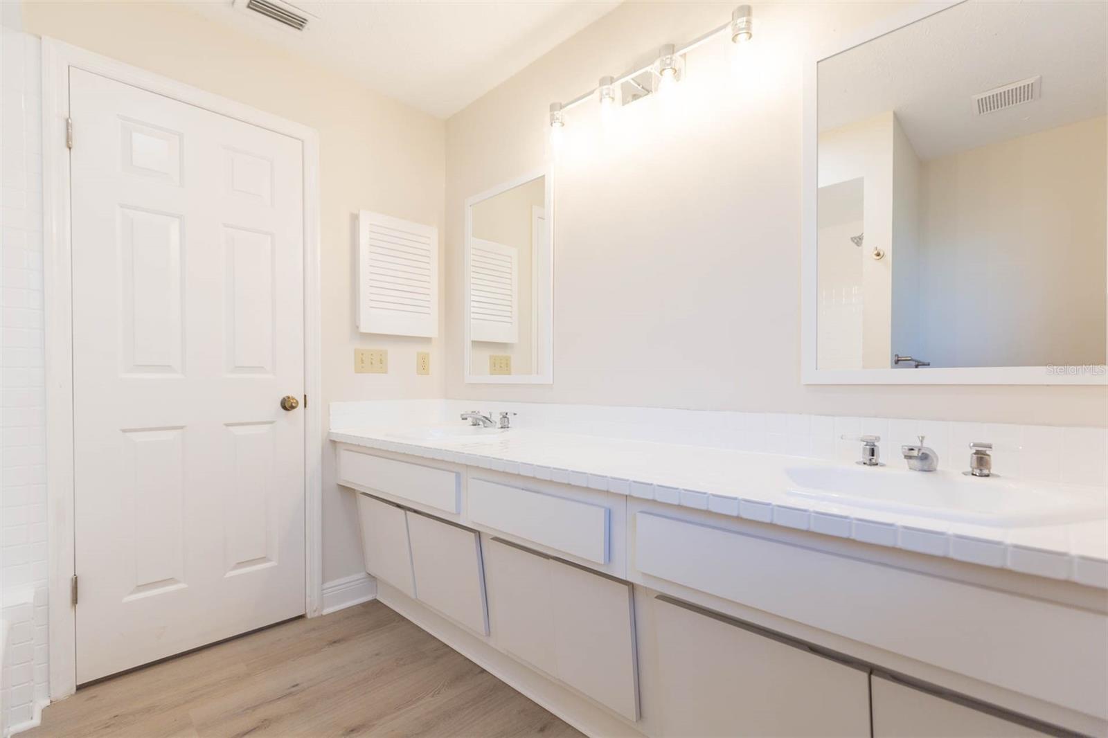 937 BUNKER VIEW DR — photo 37