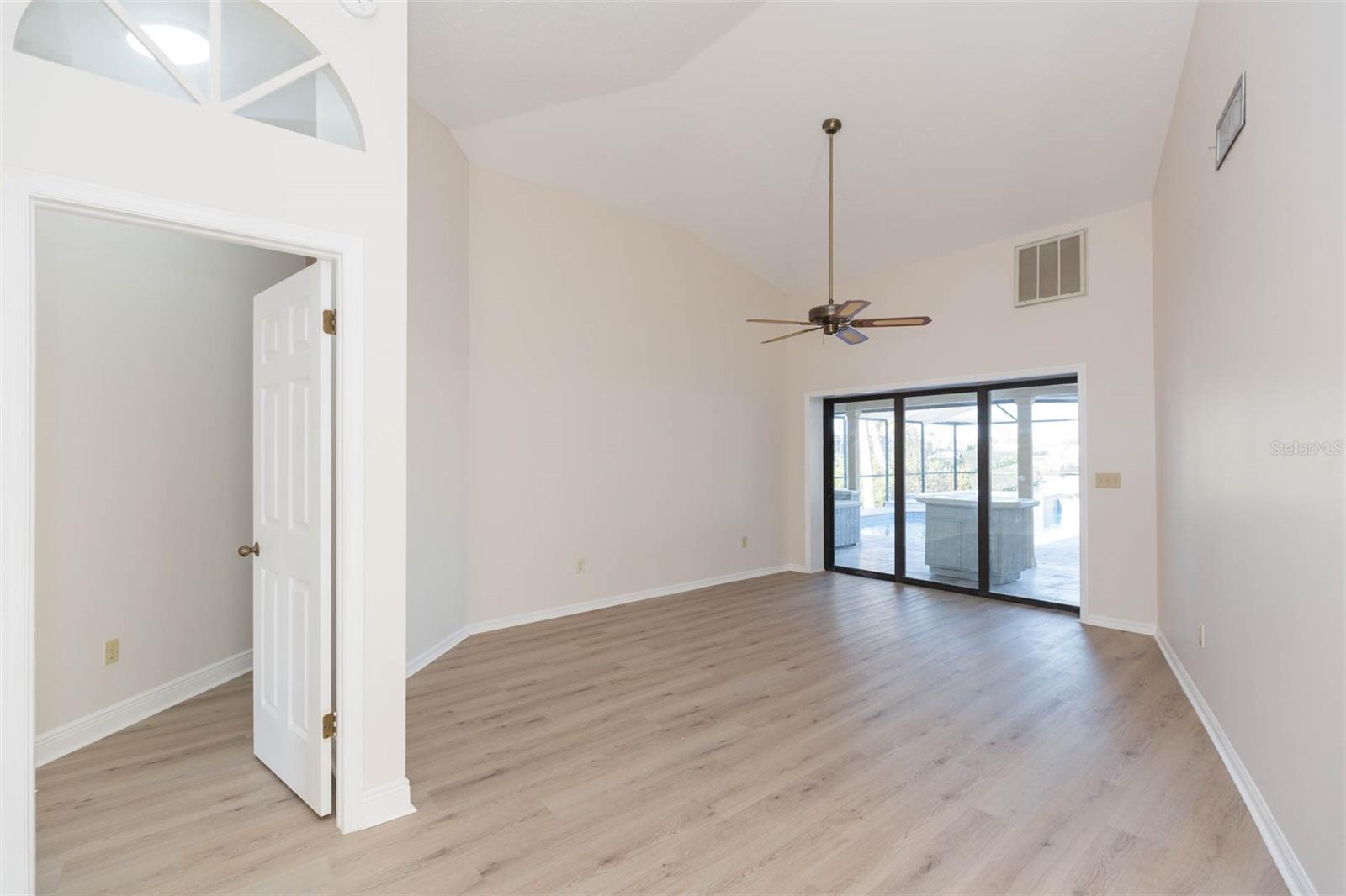 937 BUNKER VIEW DR — photo 4