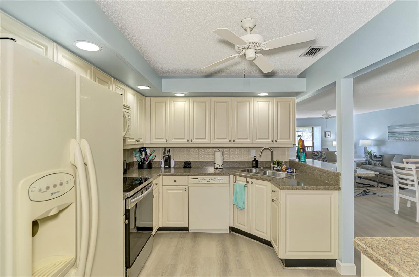 5761 AVISTA DR #5761 — photo 26