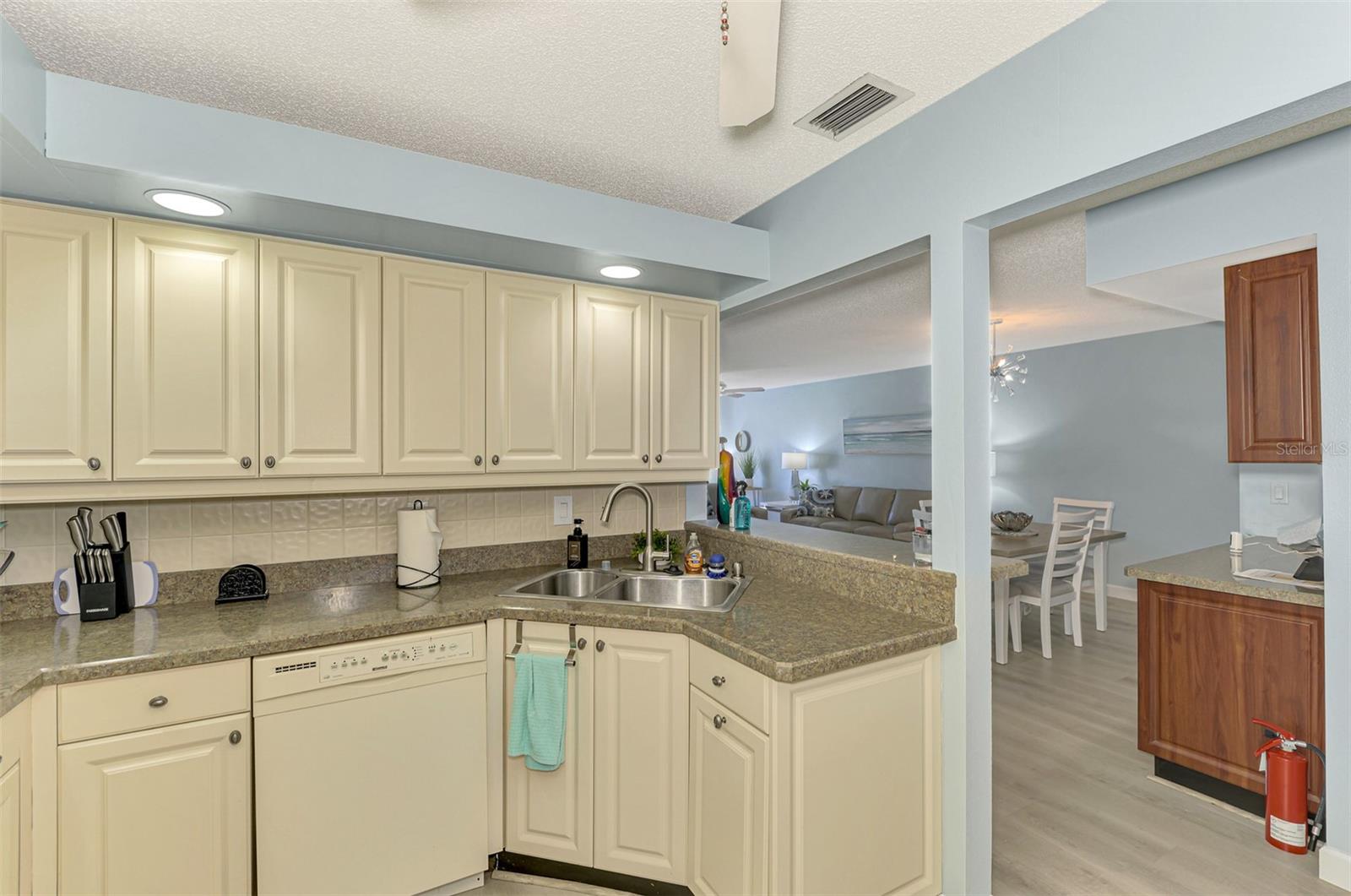 5761 AVISTA DR #5761 — photo 27