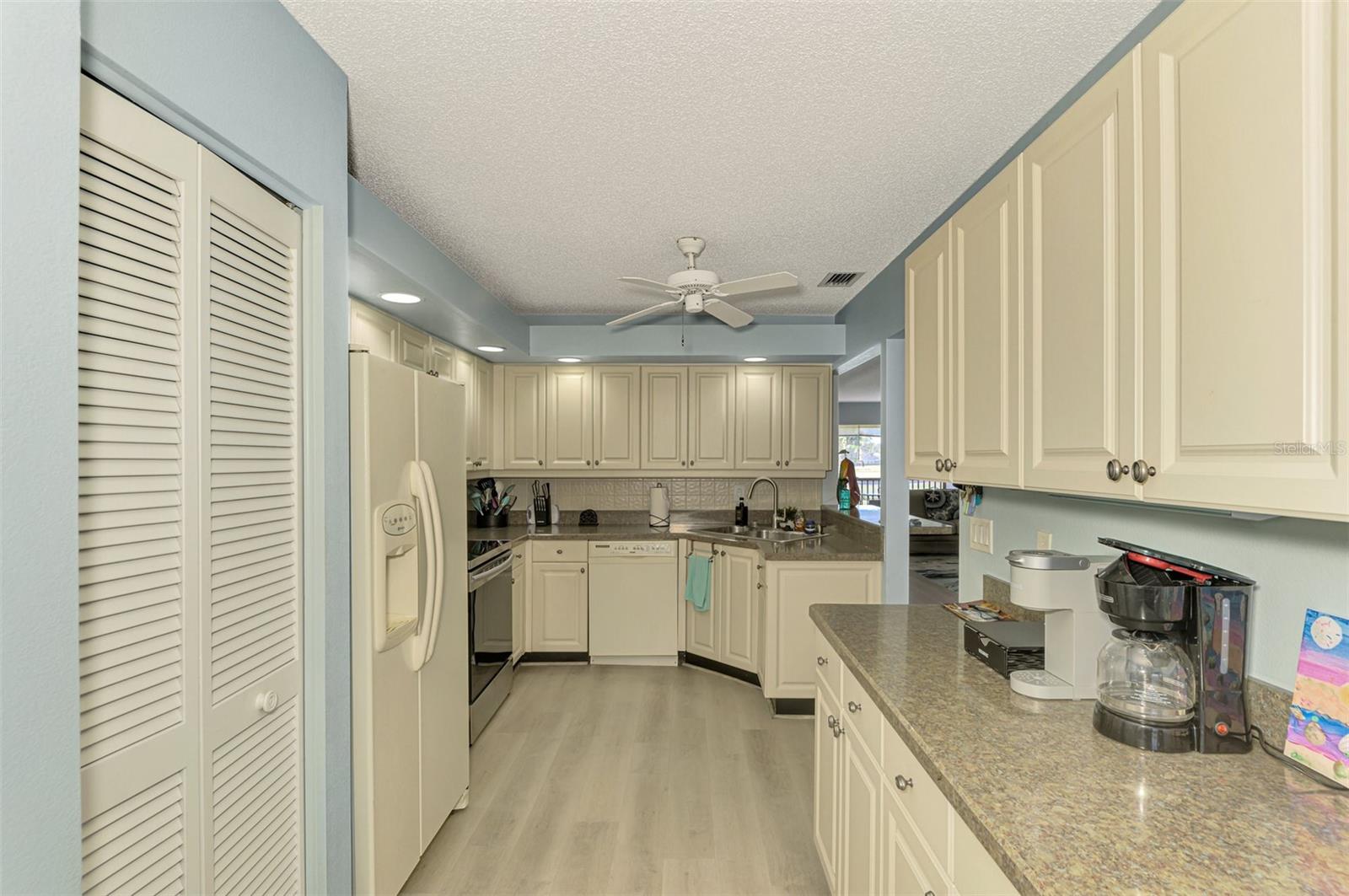 5761 AVISTA DR #5761 — photo 33