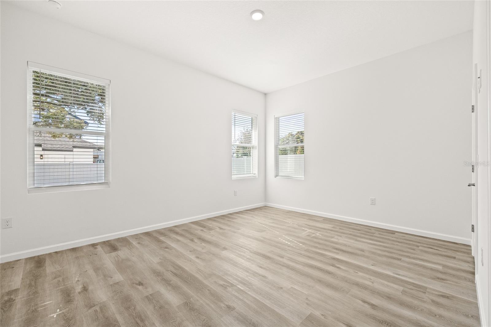 3005 E 17TH AVE — photo 24