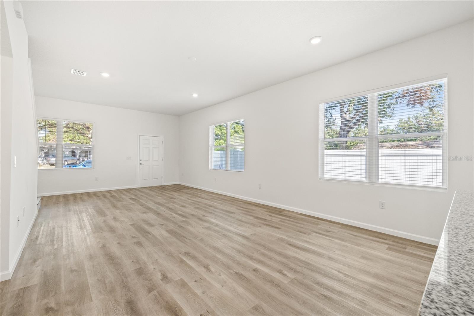 3005 E 17TH AVE — photo 12