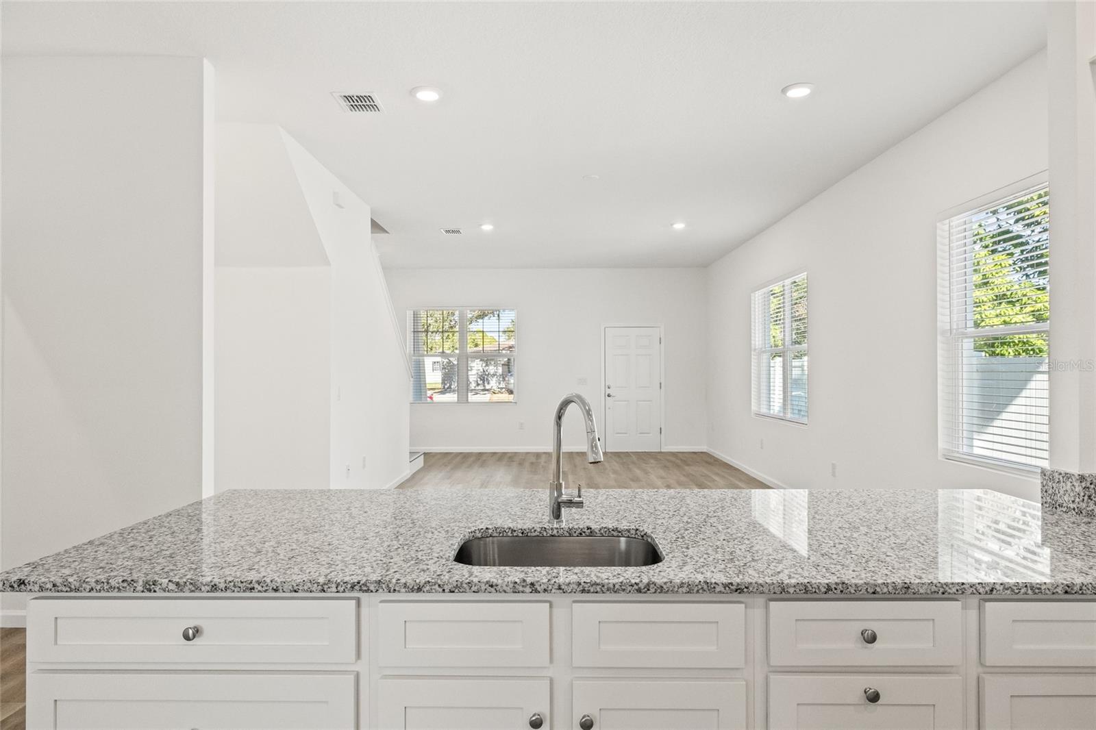 3005 E 17TH AVE — photo 23
