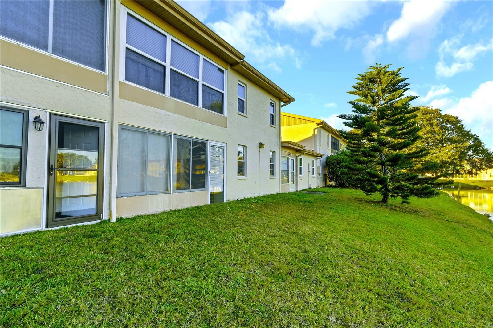 1034 BOWSPRIT LN — photo 4