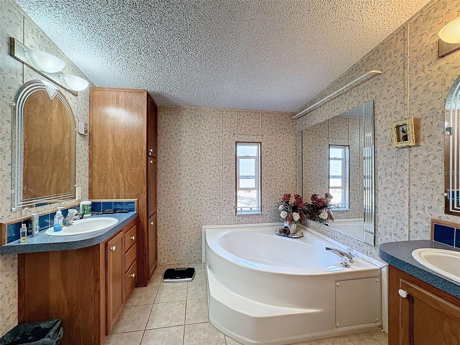 15525 & 15527 SHADY HILLS RD — photo 56