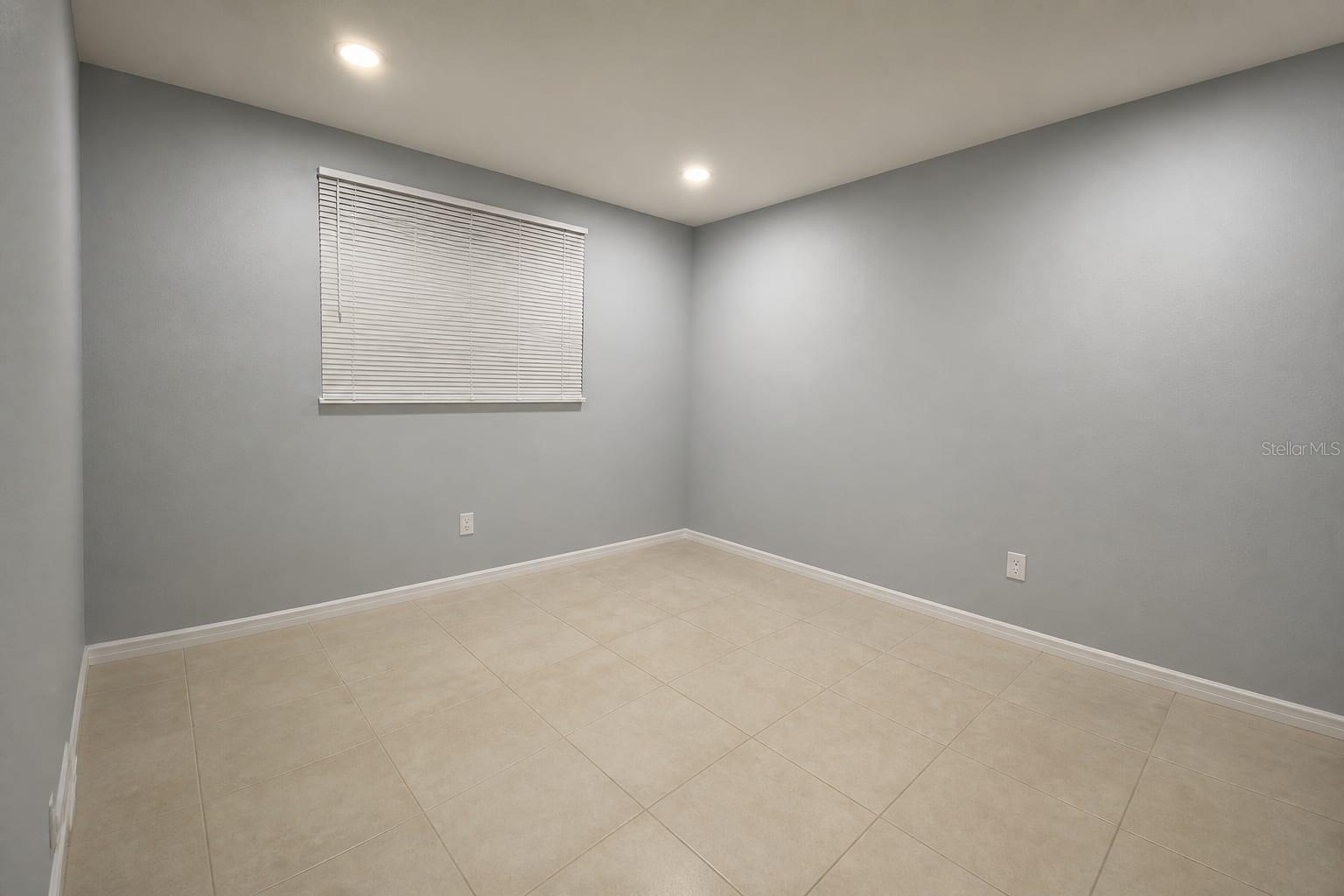 735 BERTREND ST — photo 9