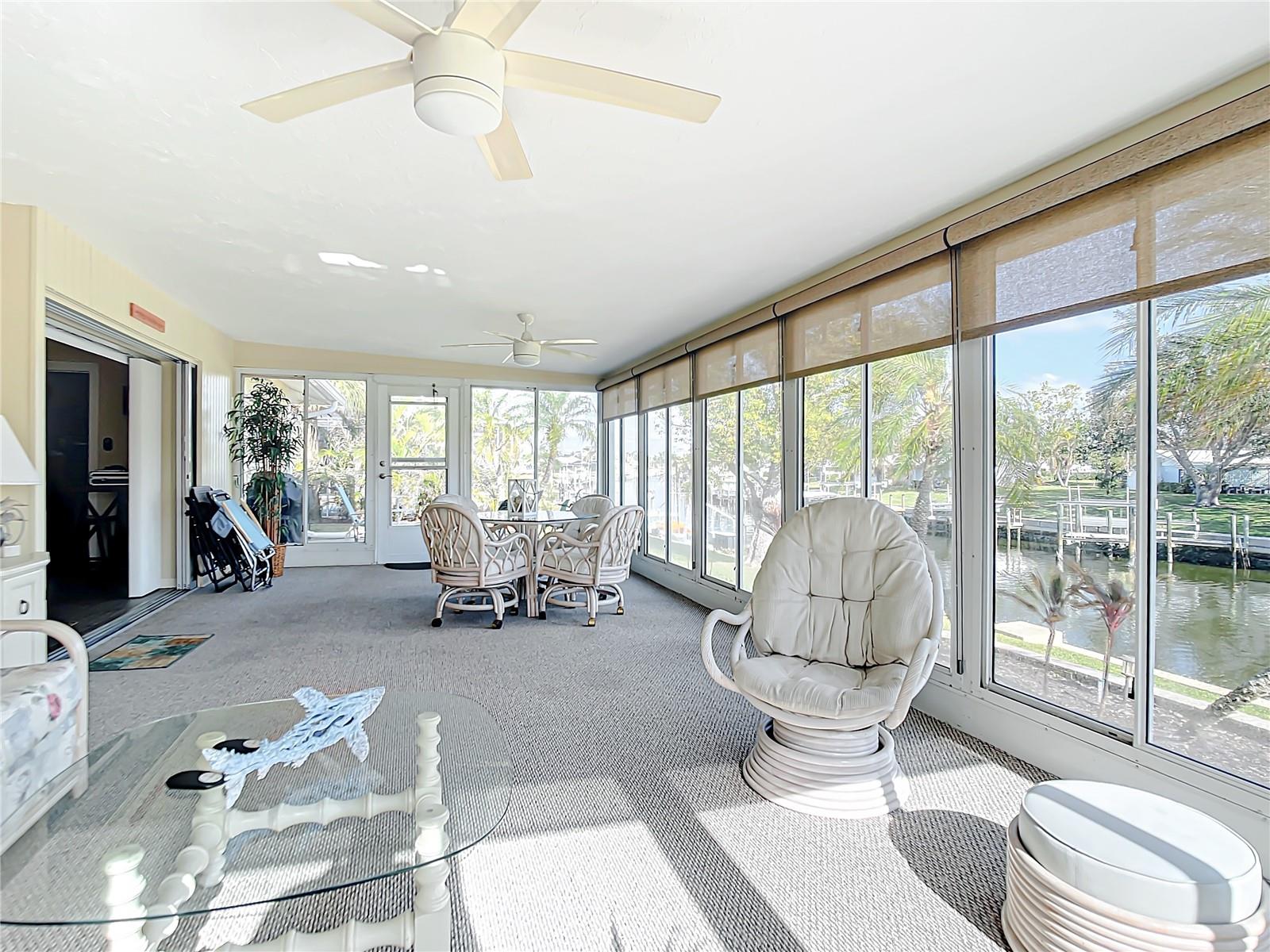 4 WINDSOR DR — photo 24