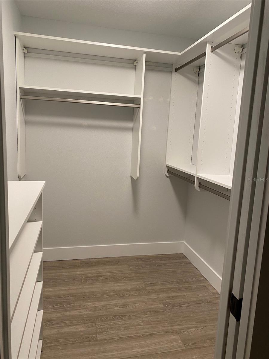 2933 MAIDEN LN — photo 21