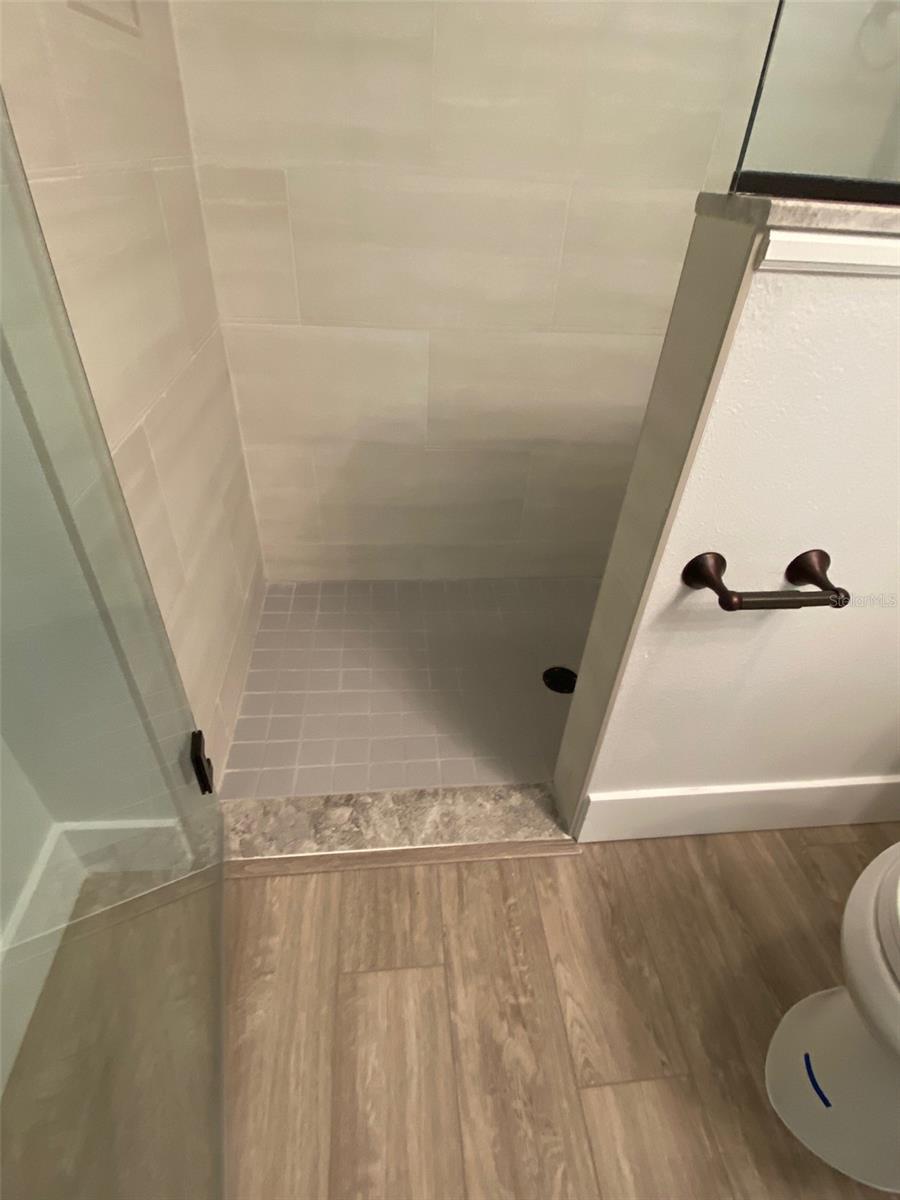 2933 MAIDEN LN — photo 18