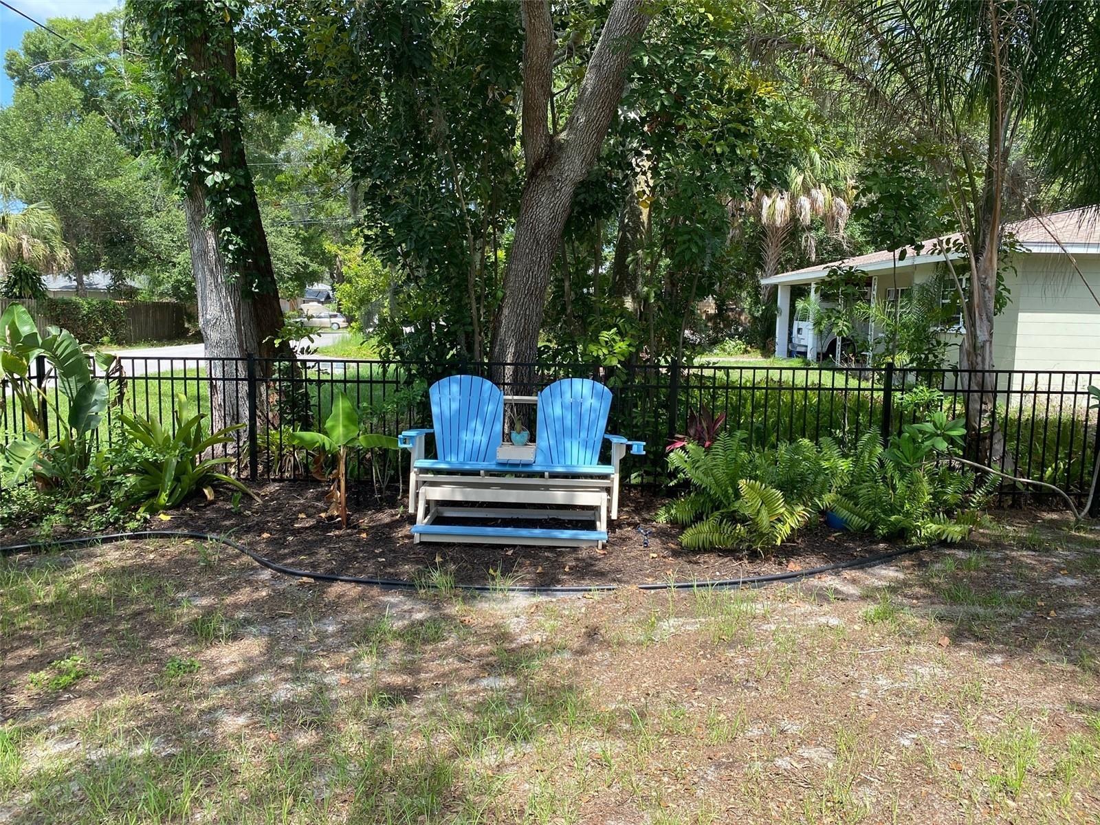 2933 MAIDEN LN — photo 33