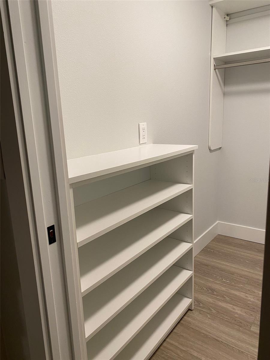 2933 MAIDEN LN — photo 22