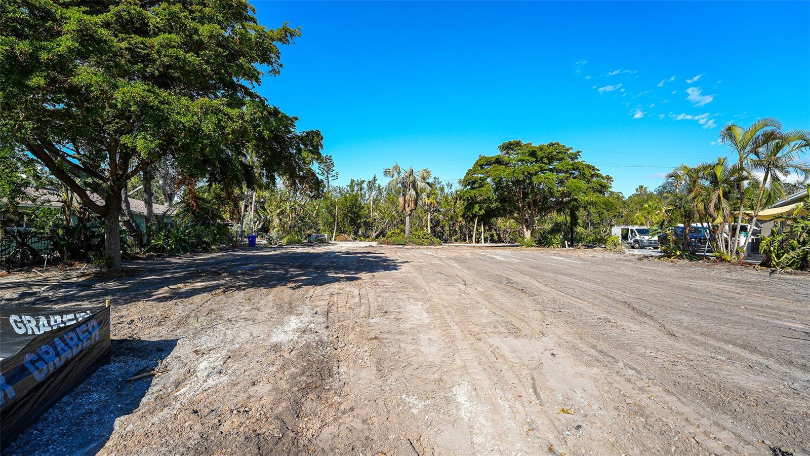 660 LONGVIEW DR — photo 10