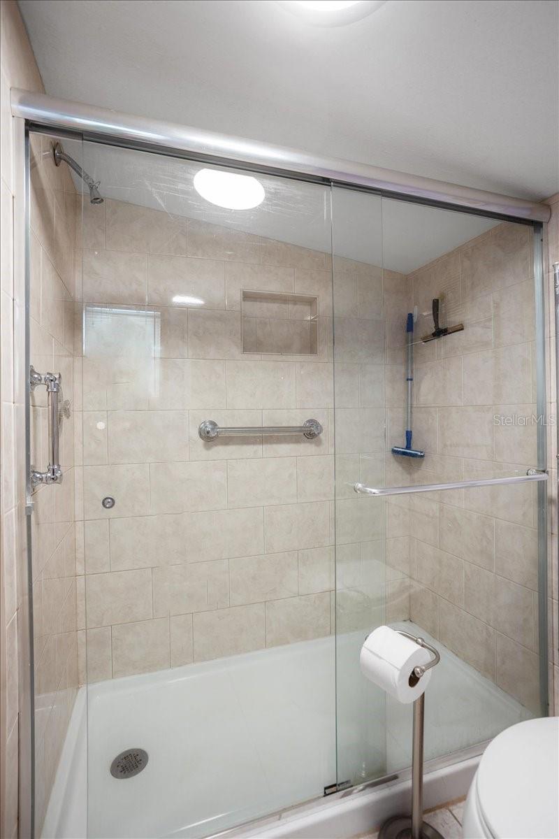 6 SEMINOLE DR — photo 15