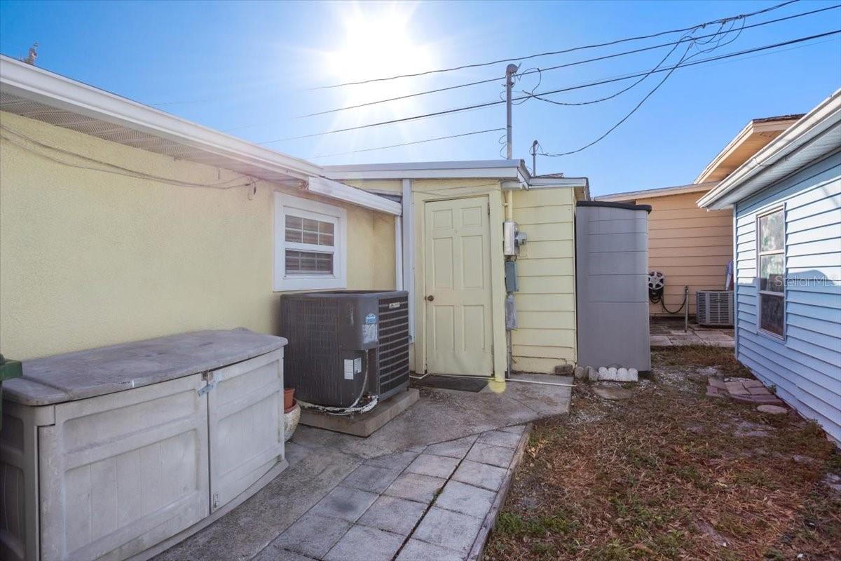 6 SEMINOLE DR — photo 17
