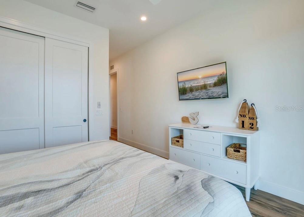 9403 GULF DR — photo 27