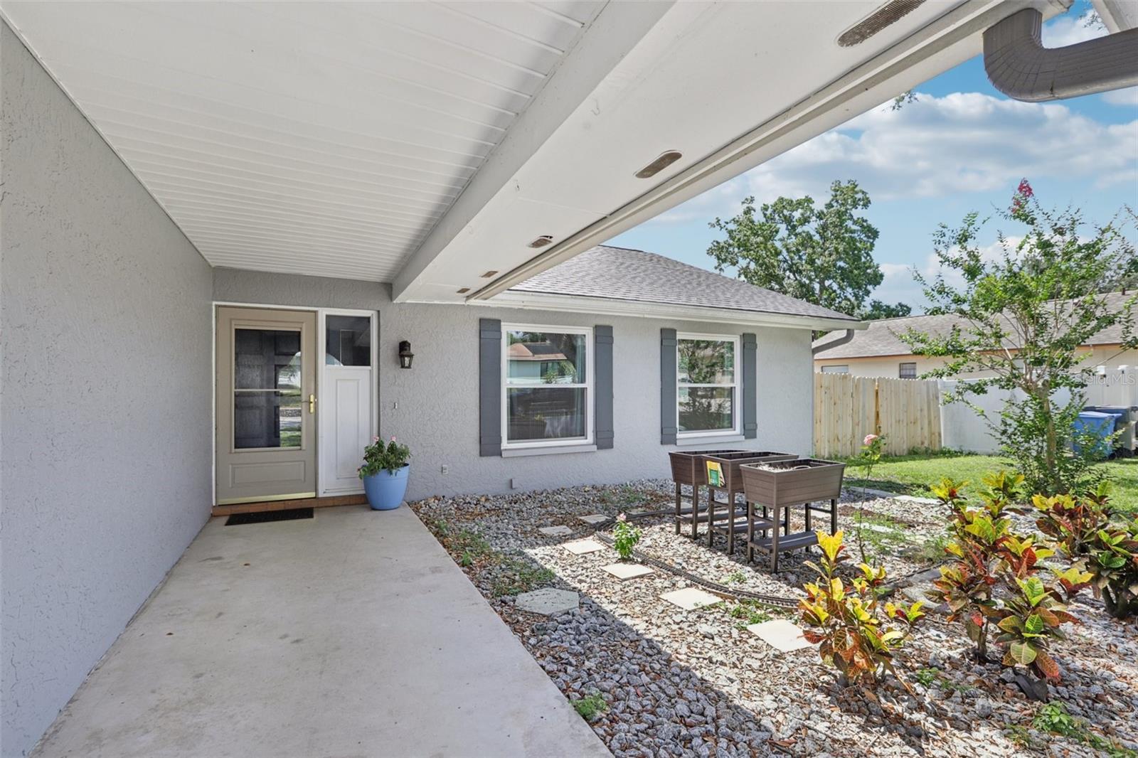 1009 BLACK KNIGHT DR — photo 8