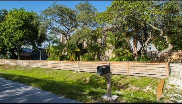 5311 CREEK DR — photo 3