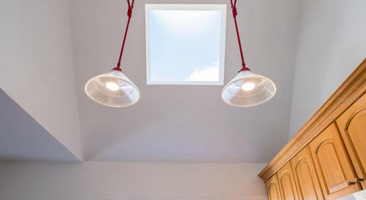 5311 CREEK DR — photo 10