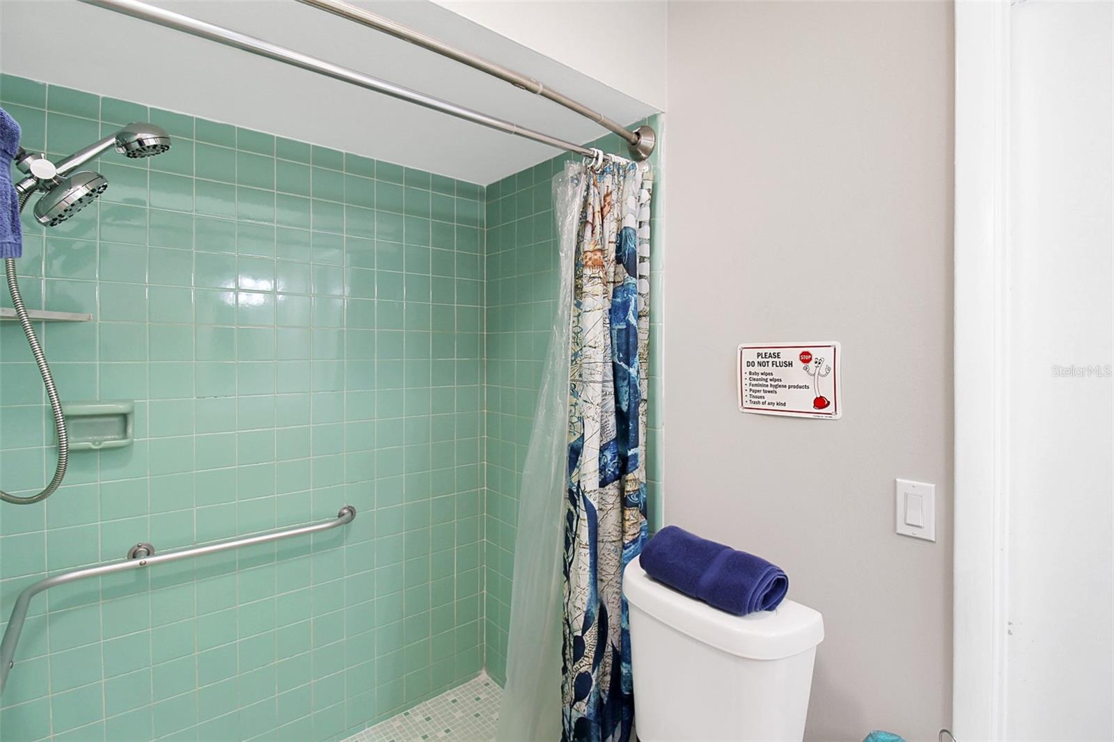 1127 DE LEO DR — photo 38
