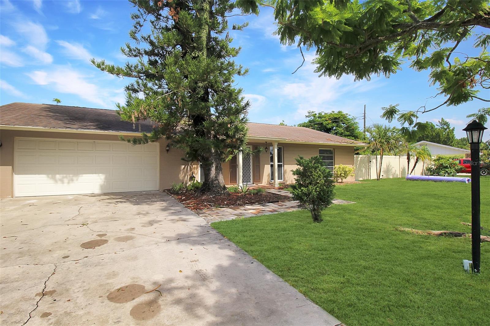 1127 DE LEO DR — photo 2