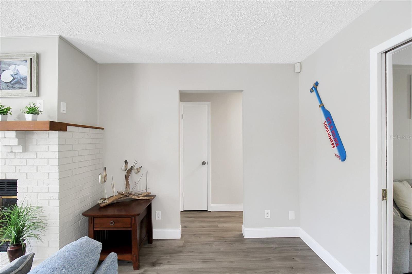 1127 DE LEO DR — photo 19