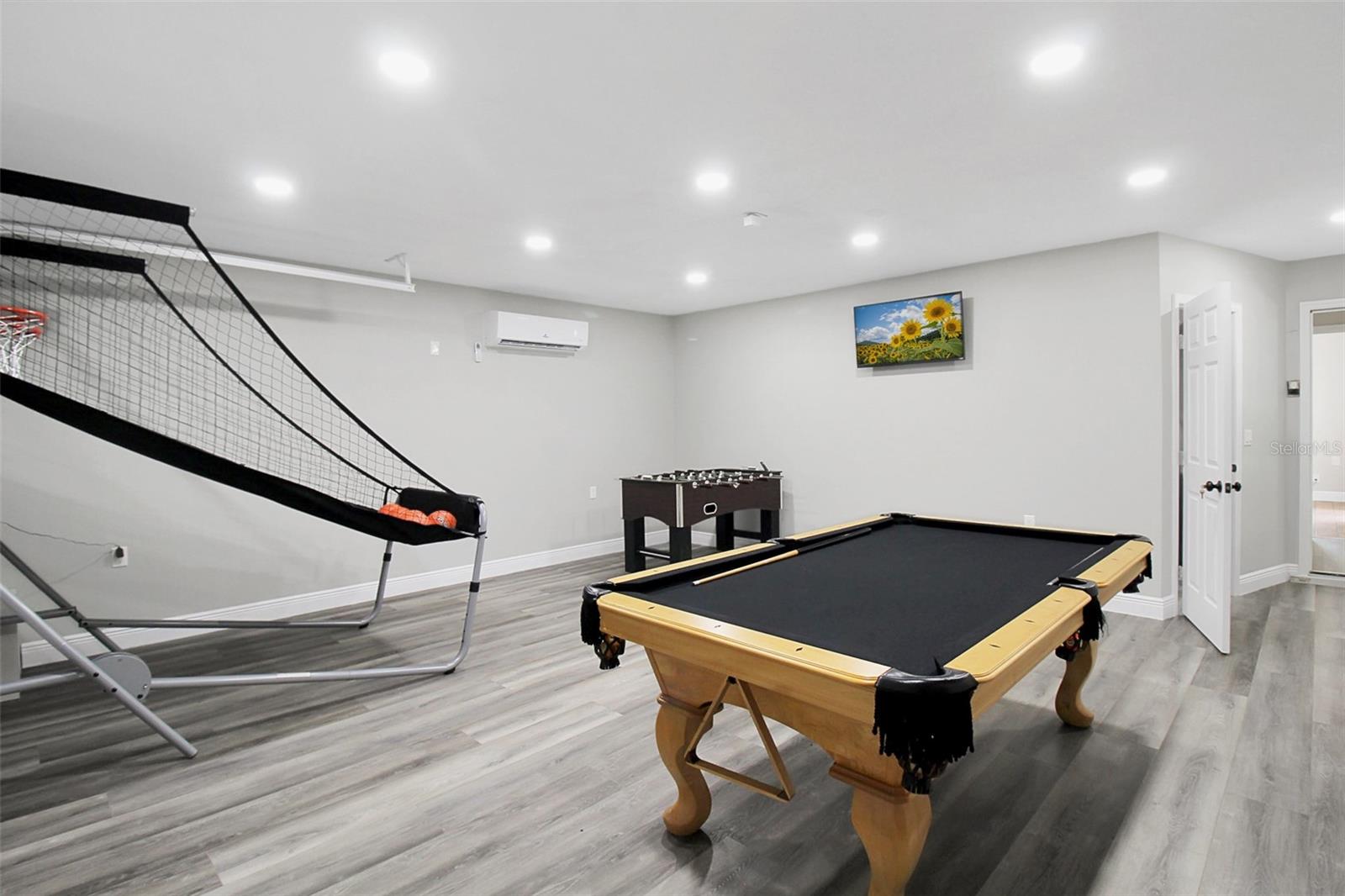 1127 DE LEO DR — photo 34
